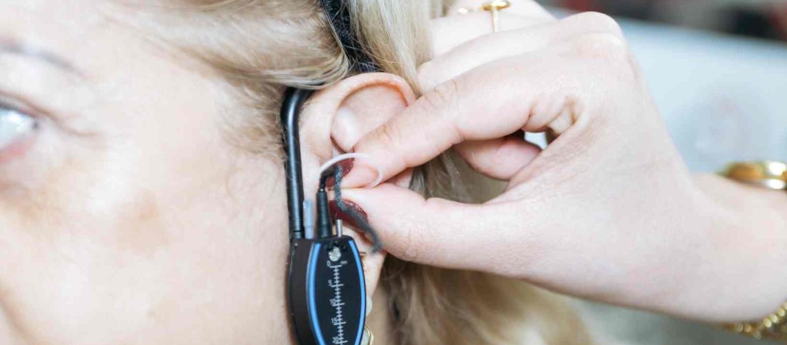ajustes dos aparelhos auditivos